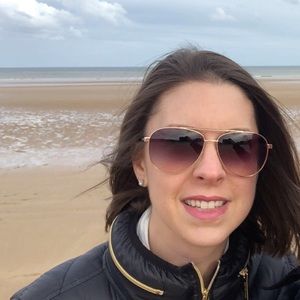 Meet your Posher, Crystal